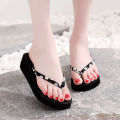 Flip Flops Women's Summer Outdoor Wear New Little Daisy Fashion Flat Wedge Slippers Non-Slip Simple Beach Shoes Sandals. 