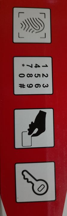 Samrt%20Wifi%20Door%20lock%20for%20Glass%20doors%20-%20Image%205