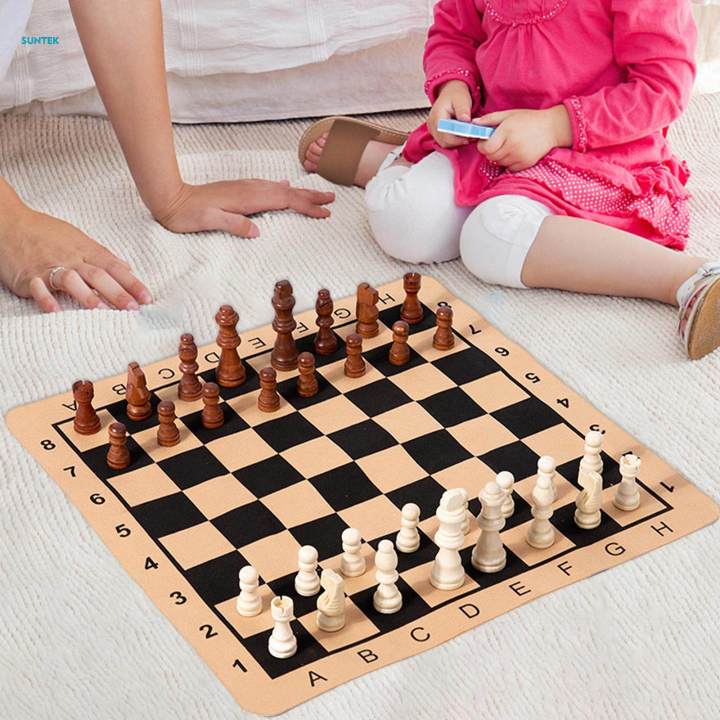 Traditional%20Chess%20Set%20Educational%20Wooden%20Chess%20Pieces%20for%20Leisure%20Activity%20-%20Image%203