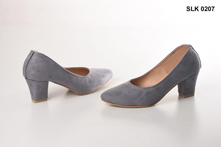 Women%E2%80%99s%20Black%20Block%20Heel%20Pumps%20-%20Image%205