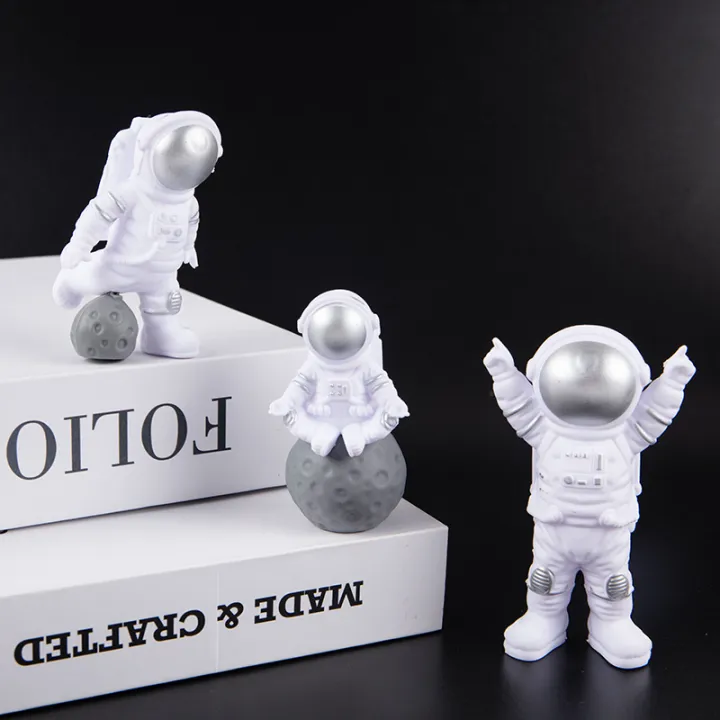 Plastic%20Astronaut%20Figure%20Statue%20Figurine%20Spaceman%20Sculpture%20Educational%20Toy%20SEVICH%20-%20Image%207