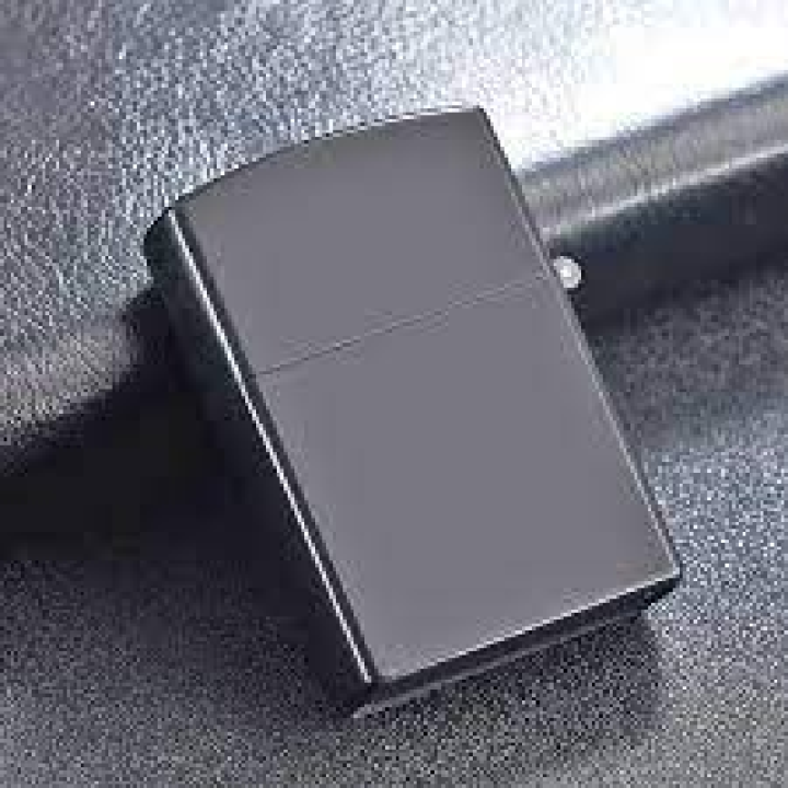 Zippo%20Lighter%20with%20-%20Black%20Matte%20-%20Image%205