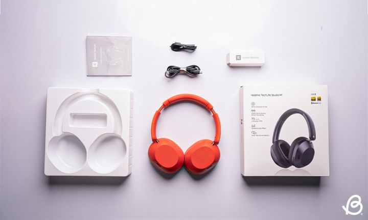 Realme%20TechLife%20Studio%20H1%20Over%20The%20Ear%20Over%20Ear%20Wireless%20Headphone%20,%20360%C2%B0%20Spatial%20Audio,%2040mm%20Drivers,%2080ms%20Superlow%20Latency,%2043%20dB%20Adaptive%20ANC%20-%20Image%204
