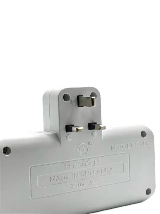 Multi%20plug%20wall%20Socket%20adapter%20-%2013A%20Square%20Pin%20Multi%20Socket%203%20way%20Universal%20type%20outlet%20-%20%20Travel%20adapter%20-%20Image%205