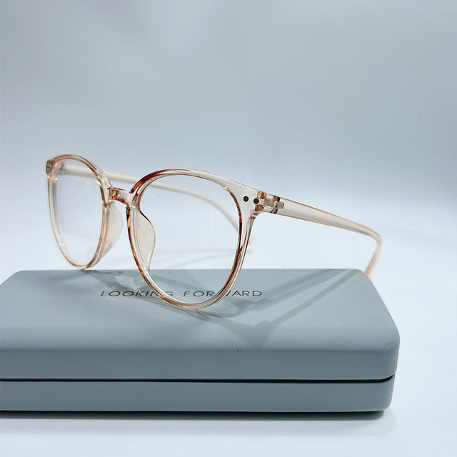 Unisex%20Clear%20Lens%20Sunglasses%20UV%20400%20Protection%20Glasses%20For%20Men%20and%20Women%20Transparent%20Frame%20Sunglasses%20Blue%20Light%20Filter%20Computer%20Glasses%20Men%20and%20Women%20-%20Image%204