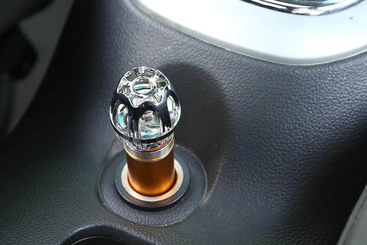 Car%20Air%20Purifier%20FRiEQ%20Car%20Air%20Freshener%20And%20Ionic%20Air%20Purifier%20-%20Image%203