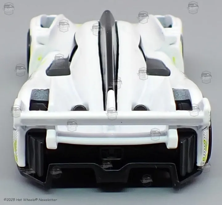 Hot%20Wheels%20Peugeot%209X8%20Hypercar%20%E2%80%94%201:64%20Die-Cast%20(Carded)%20-%20Image%205