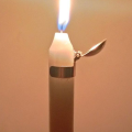 Asunygiro Gold Silver Automatic Candle Snuffer Fire Extinguisher Candle Fl【2025 Version】ame Safely Wick Flame Extinguishing Clip for Home Indoor Outdoor. 