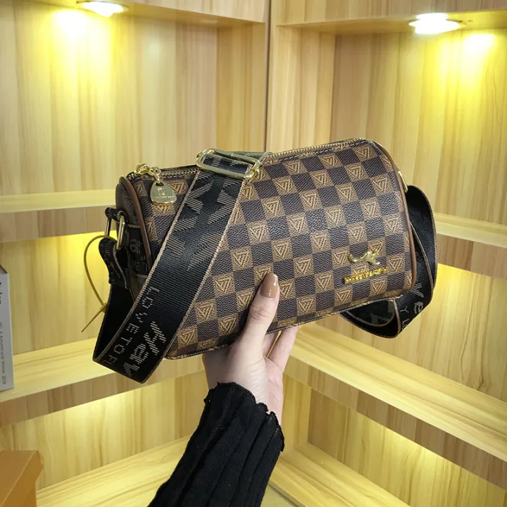IELGY%20messenger%20bag%20women's%20french%20niche%20design%20light%20luxury%20temperament%20printed%20pillow%20bag%20-%20Image%206
