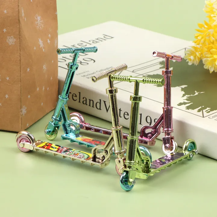 Mini%20Scooter%20Child%20Educational%20Toy%20Finger%20Scooter%20Bike%20Skateboard%20Fingerboard%20-%20Image%207