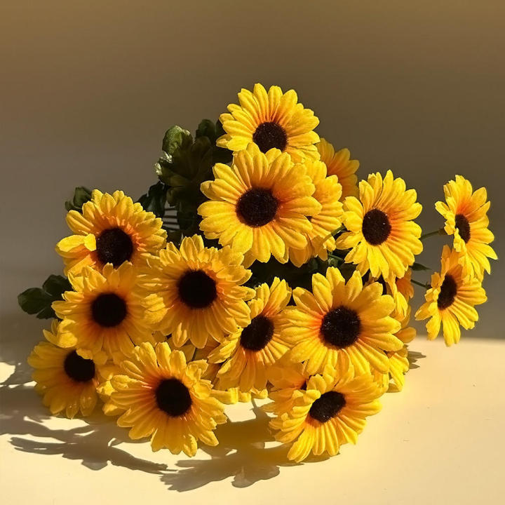 Yellow%20Artificial%20Sunflower%20Bouquet%20Silk%20Diy%20Vase%20Accessories%20Realistic%20Vibrant%20Silk%20Flowers%20for%20Wedding%20Decoration%20Outdoor%20Picnic%20Garden%20-%20Image%203