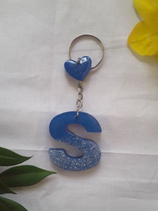 Epoxy%20Resin%20Key%20Tags-%20Crystal%20clear%20epoxy%20resin%20-%20Silver%20and%20Blue%20sprinkles%20inside%20-%20Transparent%20with%20glistening%20surface%20-English%20Alphabet%20Letter%20Key%20Tags%20-%20-%20Image%203