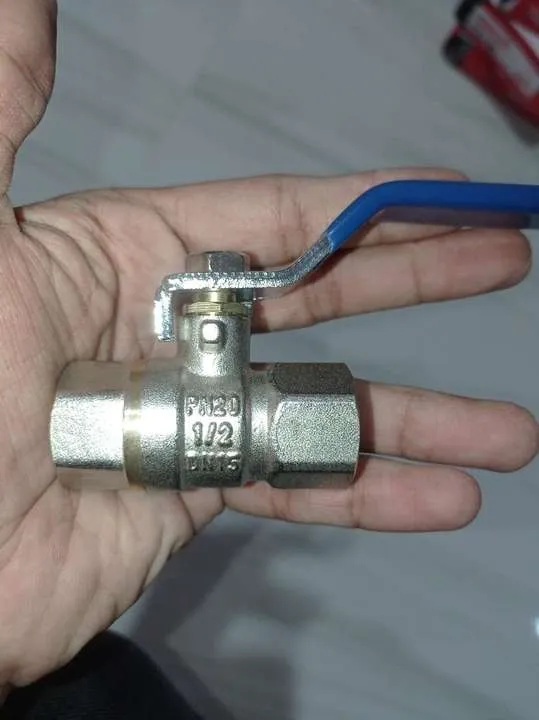 1/2%20Brass%20ball%20valve%20(15mm)%20bathroom%20valve%20full%20brass%20body%20stainless%20steel%20ball%20valve%20-%20Image%207