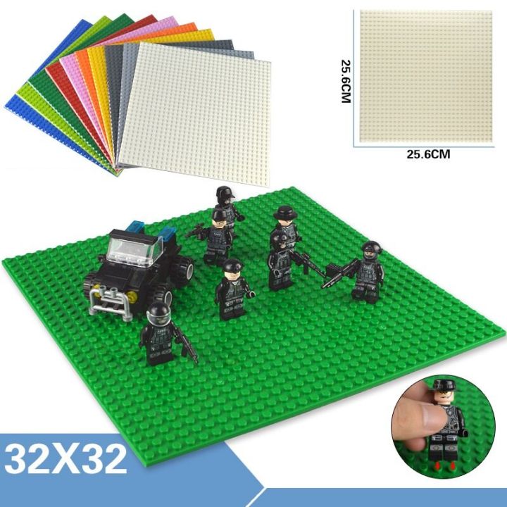 Classic%20Base%20Plate%2032x32%20Dots%20Double-sided%20Base%20Building%20Blocks%20Carompatible%20LEGOs%20Baseplate%20Bricks%20Kids%20Toys%20-%20Image%204