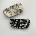 Daisy Flower Toiletry Case Embroidery Travel Organizer Canvas Stationery Organizer Zipper Portable for Women Girl for Travel. 