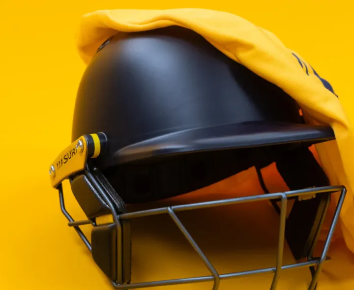 MASURI%20T-LINE%20PLUS%20STEEL%20JUNIOR%20CRICKET%20HELMET%20-%20Image%202