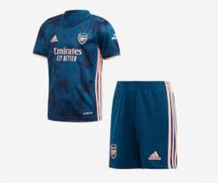 Arsenal%20Authentic%20Third%20kit%2020/21%20-%20Image%204