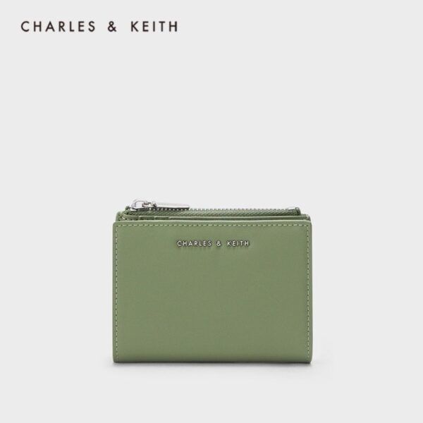 CHARLES%20AND%20KEITH%20Simple%20Ladies%20Wallet%20With%20Card%20Storage%20-%20Image%204