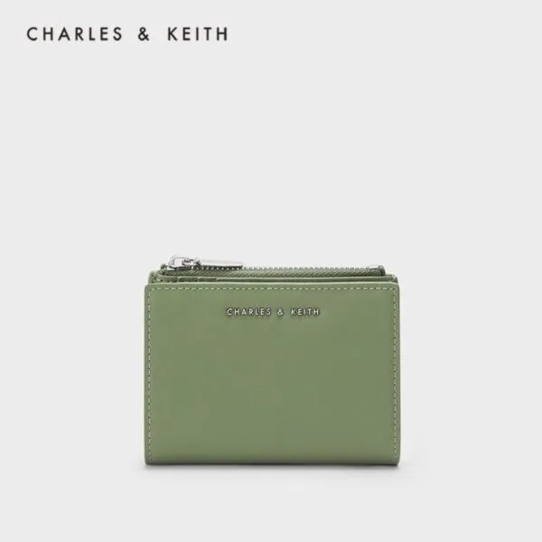 CHARLES%20AND%20KEITH%20Simple%20Ladies%20Wallet%20With%20Card%20Storage%20-%20Image%204