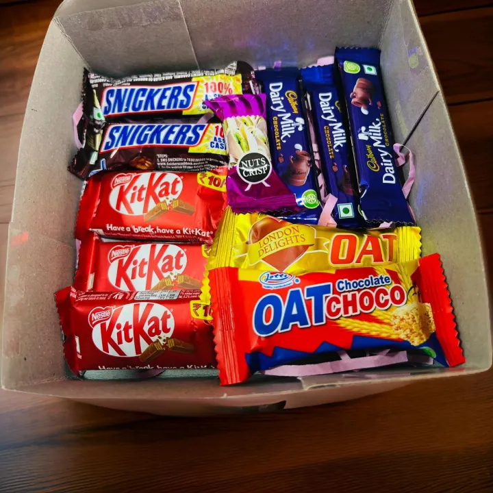 Bujet Lovely Day Best Gift Chocolate Hamper For Him/Her