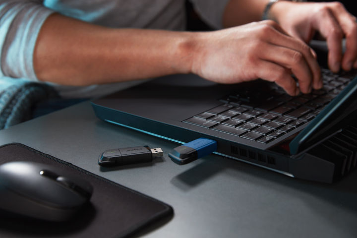 Kingston%2064GB%20Data%20Traveler%20Exodia%20M%20USB%203.2%20Pen%20Flash%20Drive%20-%20Image%205