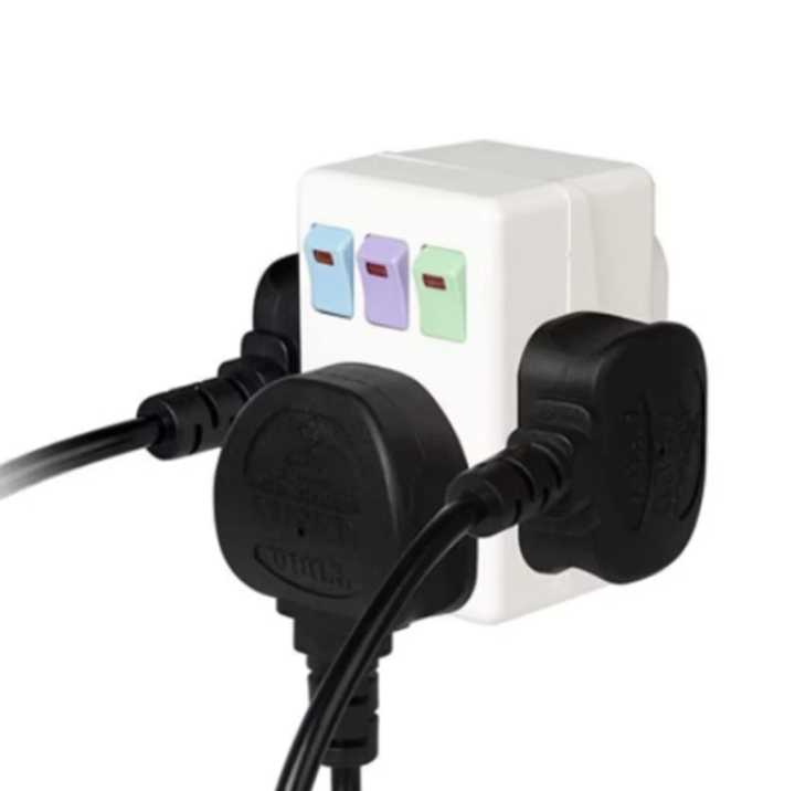 13A%20Fused%20Switched%20Adapter%203%20Way%20-%20733937%20-%20Image%203