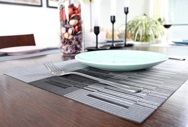 Dining%20Table%20Place%20Mats,%206%20Pieces%20Heat%20Resistant%20Place%20Mats%20Pvc%20Non-Slip%20Placemats%20for%20Families,%20Restaurants,%20Hotels,%20Business%20Offices,%20Festive%20Parties,%20Dinners,%20Anniversaries,%2045x30cm%20-%20Image%207
