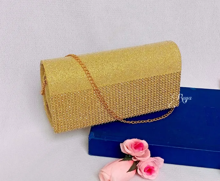 High%20Quality%20Shining%20Chain%20Wedding%20Clutches%20-%20Add%20Glamour%20to%20Your%20Special%20Day%20-%20Image%202