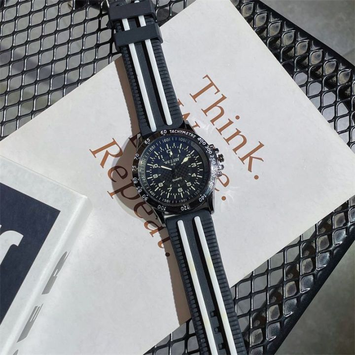 American%20Retro%20Large%20Dial%20Silicone%20Watch%20High%20Street%20Hip%20Hop%20hiphop%20Handsome%20and%20Cool%20Teen%20High%20School%20Student%20-%20Image%207