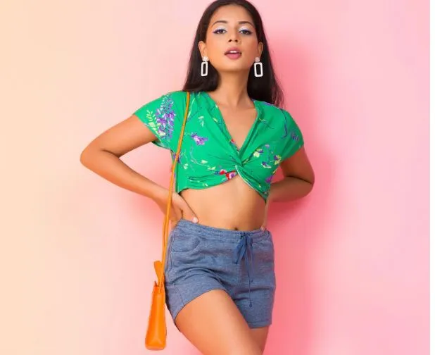 Front Twisted Crop Top