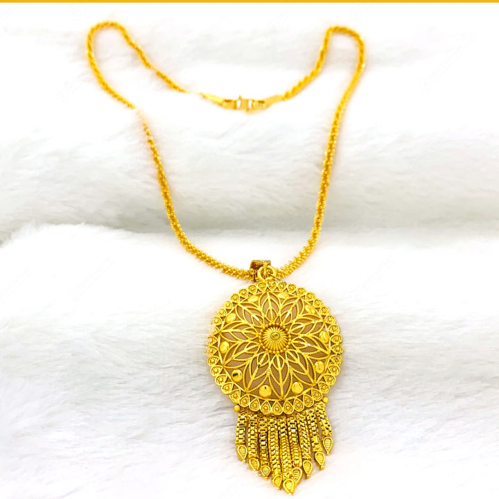 Gold Plated Massi Link Chain with Circle Pattern Artistic Pendant