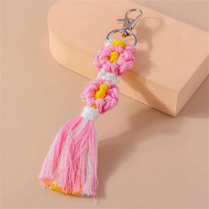 Handmade%20Daisy%20keychain%20Stylish%20Colorful%20Macrame%20key%20ring%20Bohemian%20purse%20charm%20for%20Backpack%20accessory%20Key%20organizer%20Bag%20decoration%20Gift%20for%20women%20Boho%20fashion%20statement%20-%20Image%205