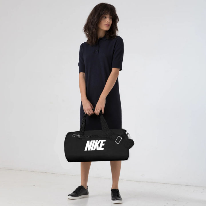 WATERPROOF%20Travel%20Sports%20Bag%20For%20Men%20&%20Women%20Medium%20Size%20Fitness%20GYM%20Sports%20Bag%20-%20Image%203