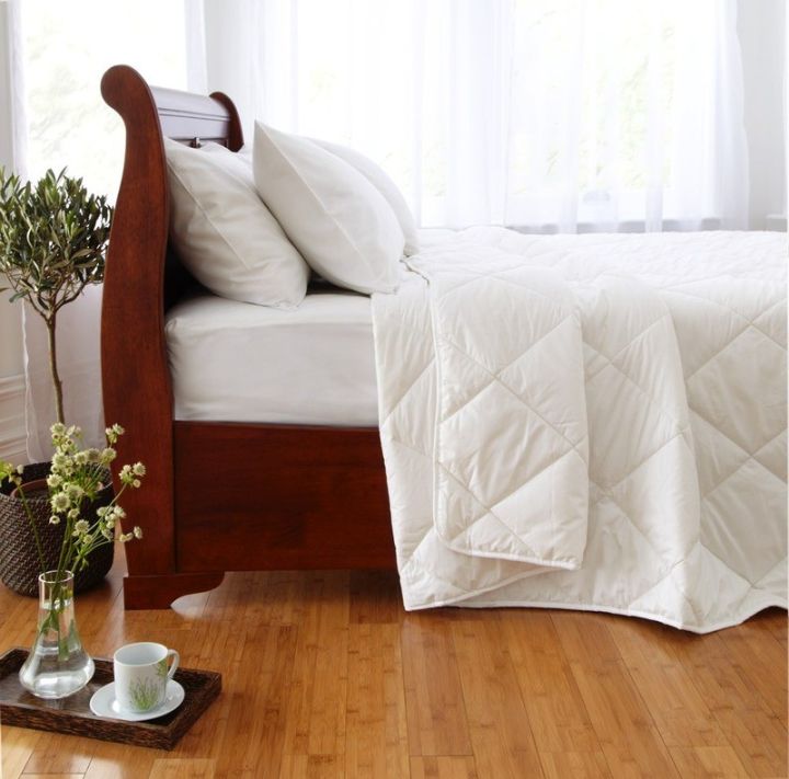 Hotel%20Quality%20Duvet%20-%20150gsm%20Thickness%20-%20Image%206