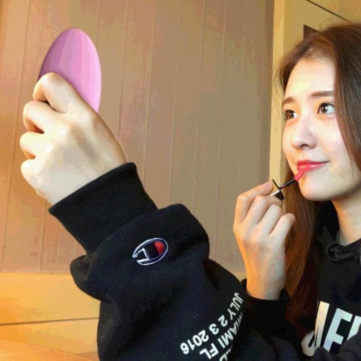 LED%20Makeup%20Mirror%20With%20Light%20Makeup%20Small%20Mirror%20Makeup%20Portable%20Pocket%20Small%20Round%20Mirror%20-%20Image%202