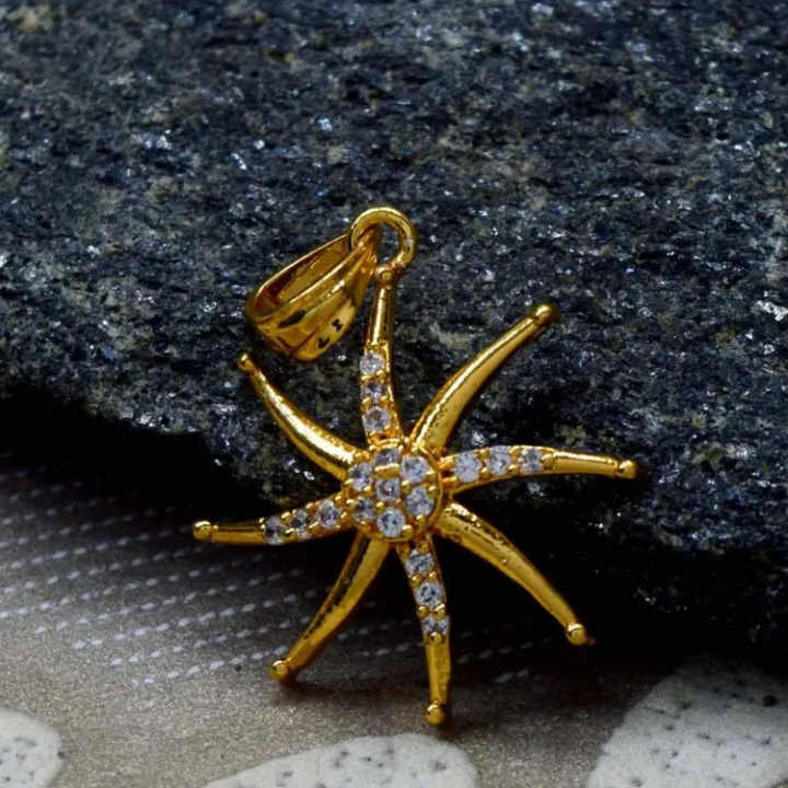 Gold%20plated%20NEW%20SUN%20pendent%20With%20WHITE%20STONE%20eye-catching%20Design.%20-%20Image%203