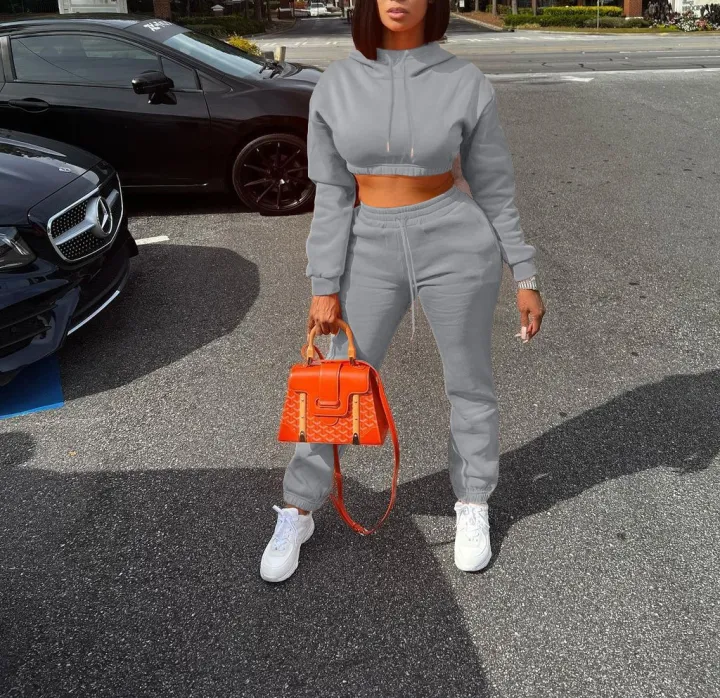 European%20and%20American%20women's%20sportswear%20two-piece%20casual%20sports%20set%20with%20exposed%20navel%20top%20and%20pants%20hooded%20shirt%20street%20set%20-%20Image%207