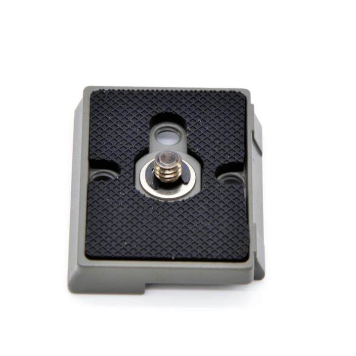 Quick%20Release%20Plate%20with%201/4"-20%20Screw%20for%20Manfrotto%20200PL-14%20Ball%20Head%20-%20Image%202