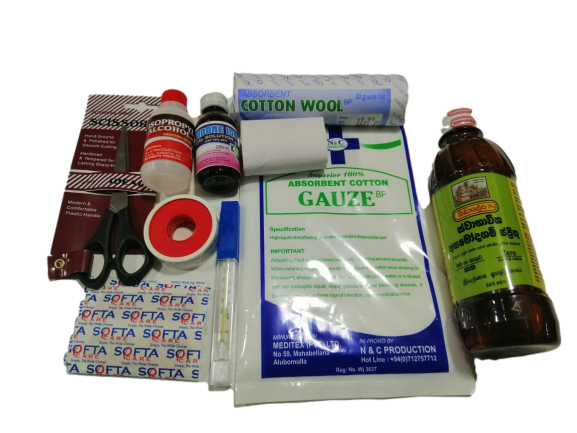 First%20Aid%20Box%20-%20%20Wood%20&%20Glass%20Large%20with%20medicine%20-%20Image%202