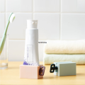 Necessary accessories include a plastic extruder for the bathroom, available in various colors, home use [OldWorldNook] 1 piece, easy to distribute.. 