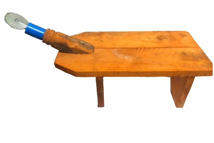 Traditional%20Coconut%20Scraper%20easy%20to%20grated%20coconut%20-%20Image%203