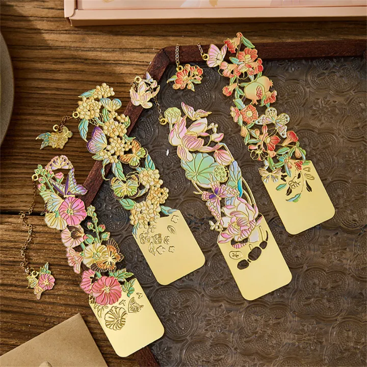Metal Metal Bookmark Vintage Retro Bronzing Floral Bookmark Hollow Painting Hollow Bookmark for Students Readers Writers Book