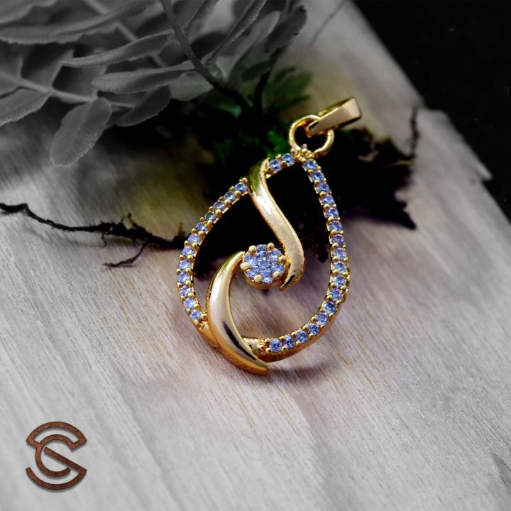 Gold%20Plated%20Pendant%20for%20Ladies%20-%20Elegant%20and%20Rich%20Look%20-%20Image%203