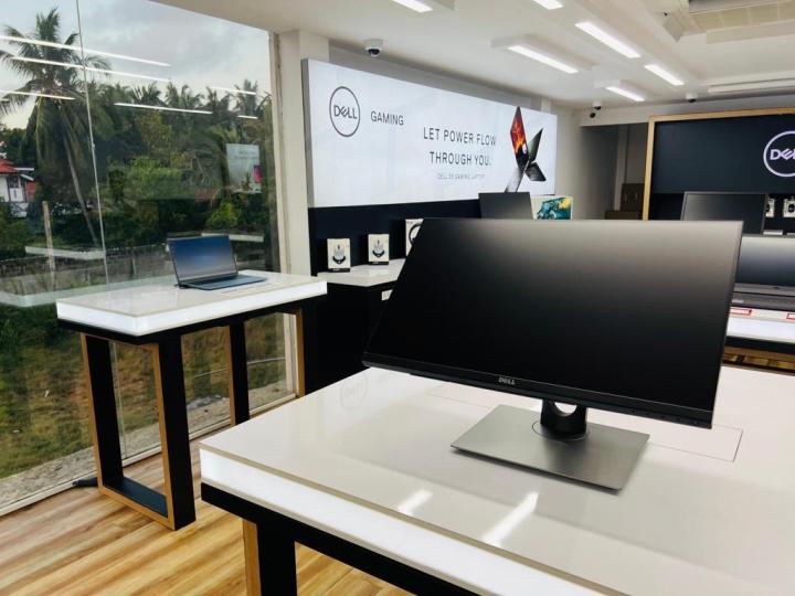 Dell%20P2418HT%20Touch%20Screen%20Monitor%20-%20Image%206