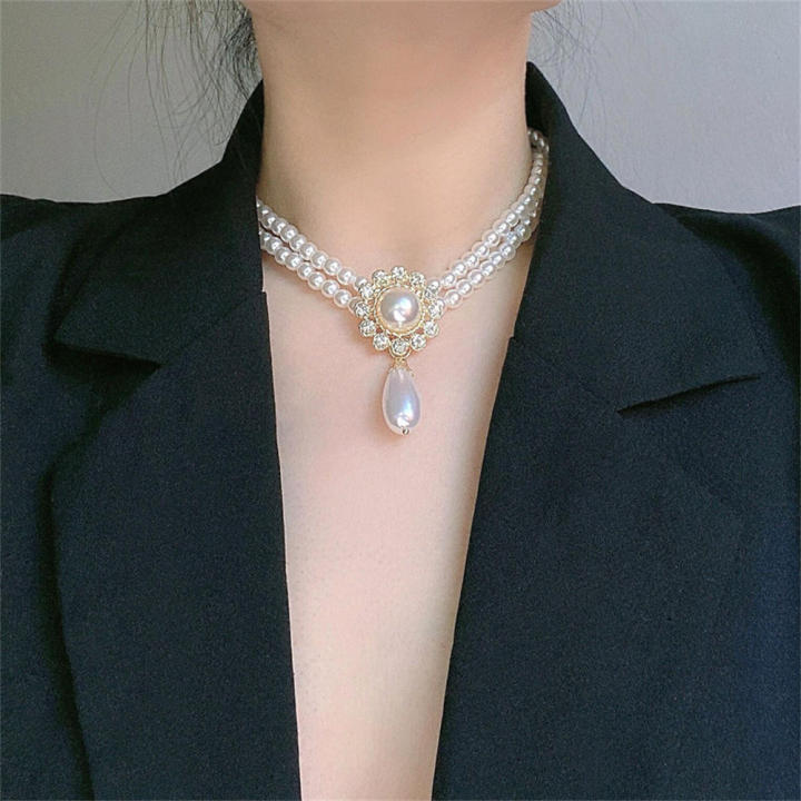 Banquet%20Pearls%20pendant%20necklace%20Intricate%20Classic%20Exquisite%20Choker%20chain%20Vintage%20palace%20necklace%20for%20Special%20occasions%20Formal%20events%20Bridal%20wear%20Evening%20wear%20Gift%20for%20a%20loved%20one%20Wedding%20Women%20-%20Image%203