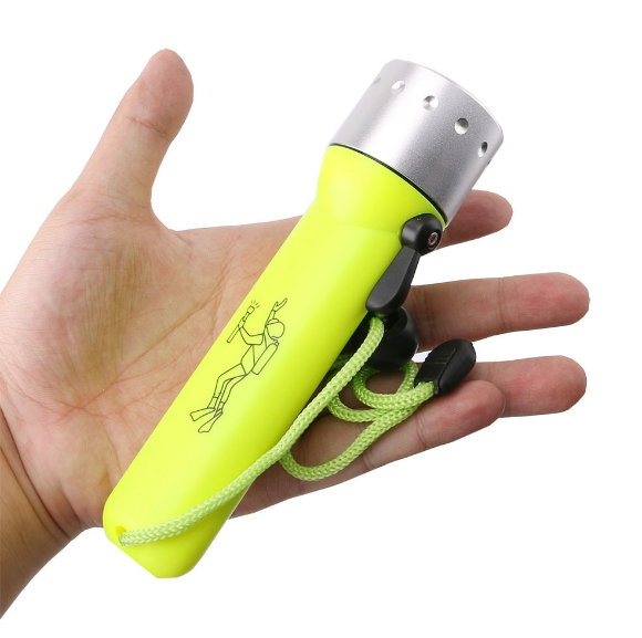 Waterproof%20Diving%20Torch%20Underwater%20Flashlight%20-%20Image%203