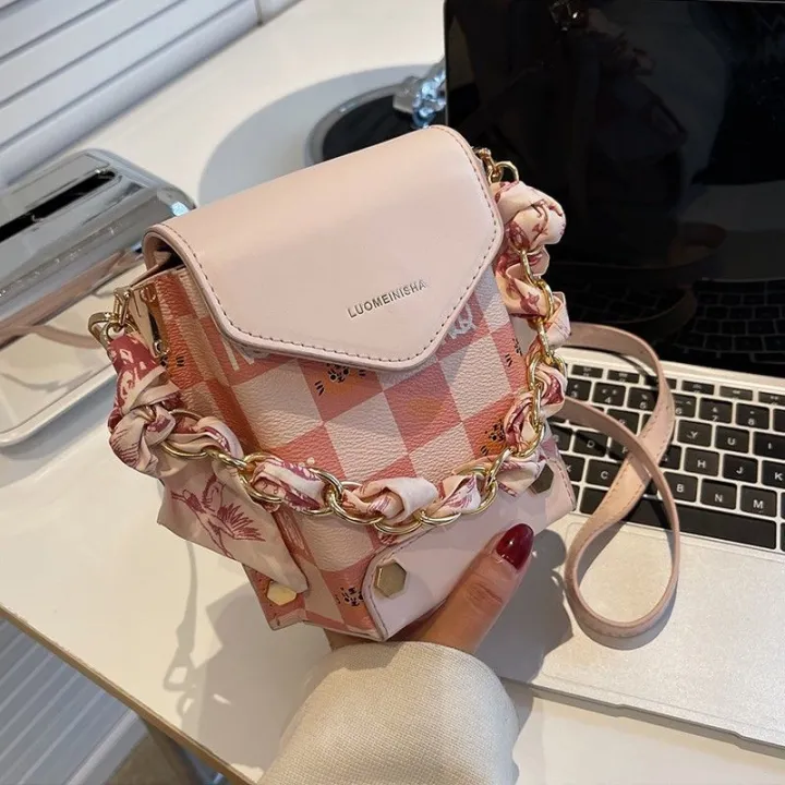 Spring%20Small%20Bag%20for%20Women2023New%20Trendy%20High-Fashion%20Student%20Messenger%20Bag%20All-MatchinginsMini%20phone%20bag%20-%20Image%203