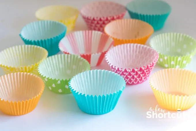250PCS%20Cupcake%20Liner%20-%20Standard%20Size%202%20Inches%20Muffin%20Liners%20-%2010%20Colors%20Baking%20Cups%20for%20Weddings,%20Birthdays,%20Baby%20Showers,%20Party%20-%20Image%203