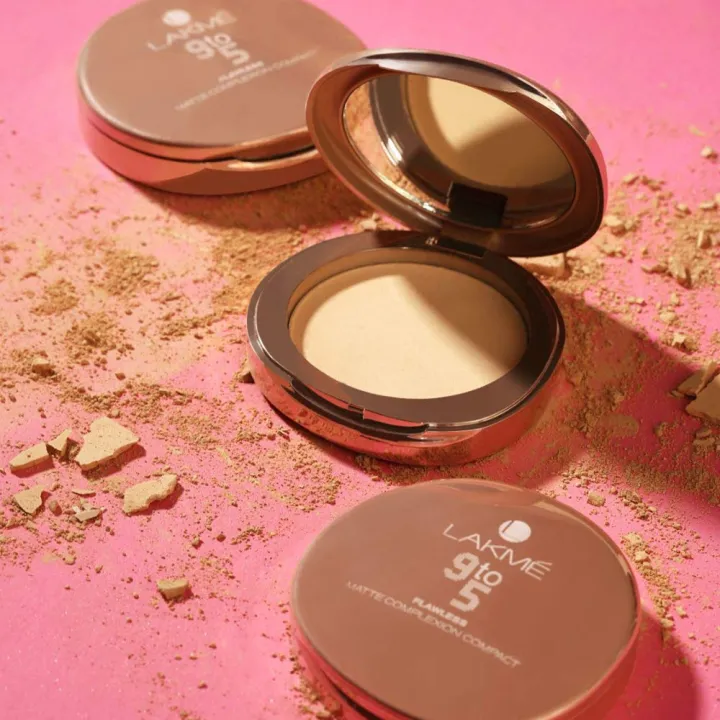 Lakme%209%20to%205%20Flawless%20Matte%20Complexion%20Compact%20Powder,%20Almond,%20Absorbs%20Oil,%20Conceals%20&%20Gives%20Radiant%20Skin%20-%20All%20Day%20Matte%20Finish%20Face%20Makeup,%208%20g%20SAB%20-%20Image%204