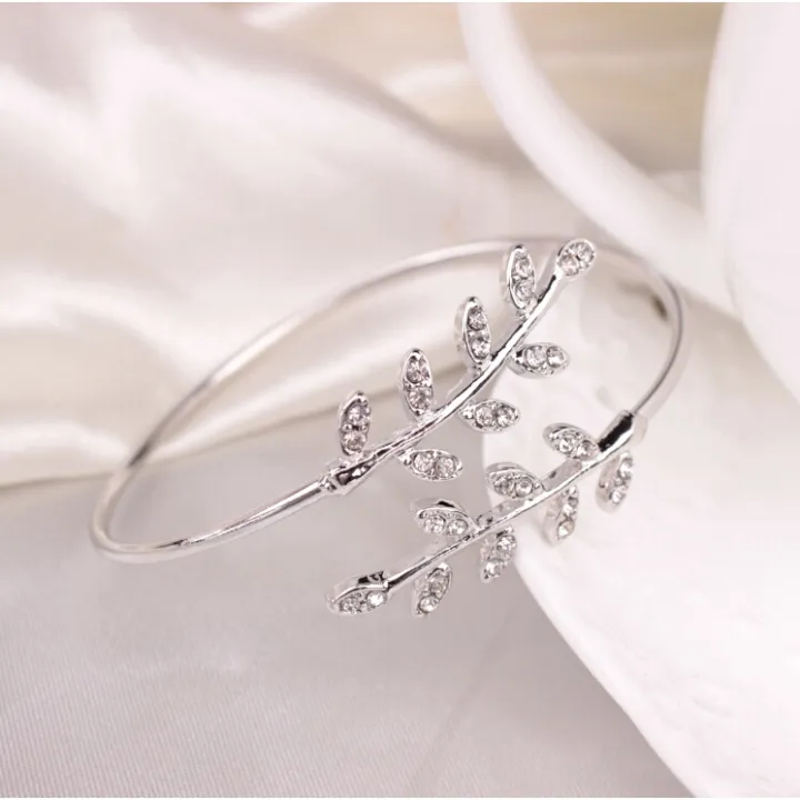 Adjustable%20Stylish%20Leaf%20Bracelet%20Ladies%20Open%20Leaves%20Bangle%20Jewelry%20-%20Image%204